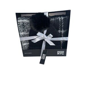 NWT Steven Madden Beanie & Scarf Set Black Plaid One Size Winter Set Gift Box